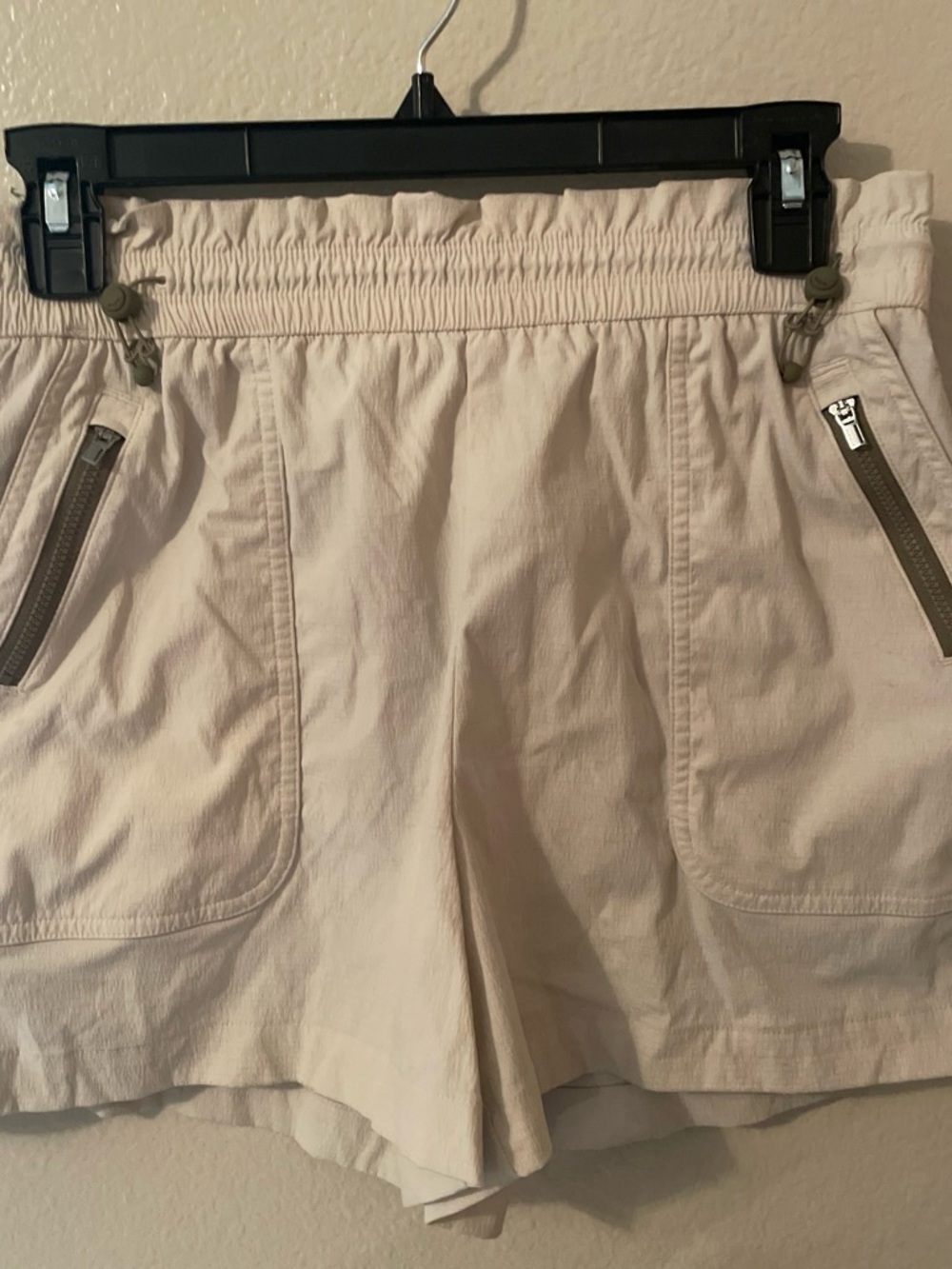 Athleta Light Cream Elastic-Waist Drawstring Utility Shorts